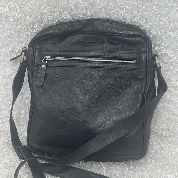 Gucci Black Guccissima Leather Messenger Bag - Picture 1 of 14